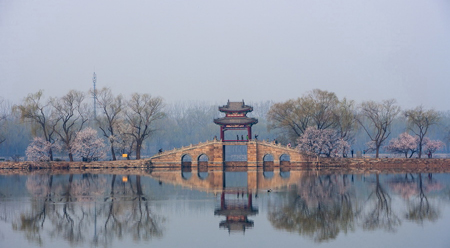 Sáng sớm ở Di Hòa Viên