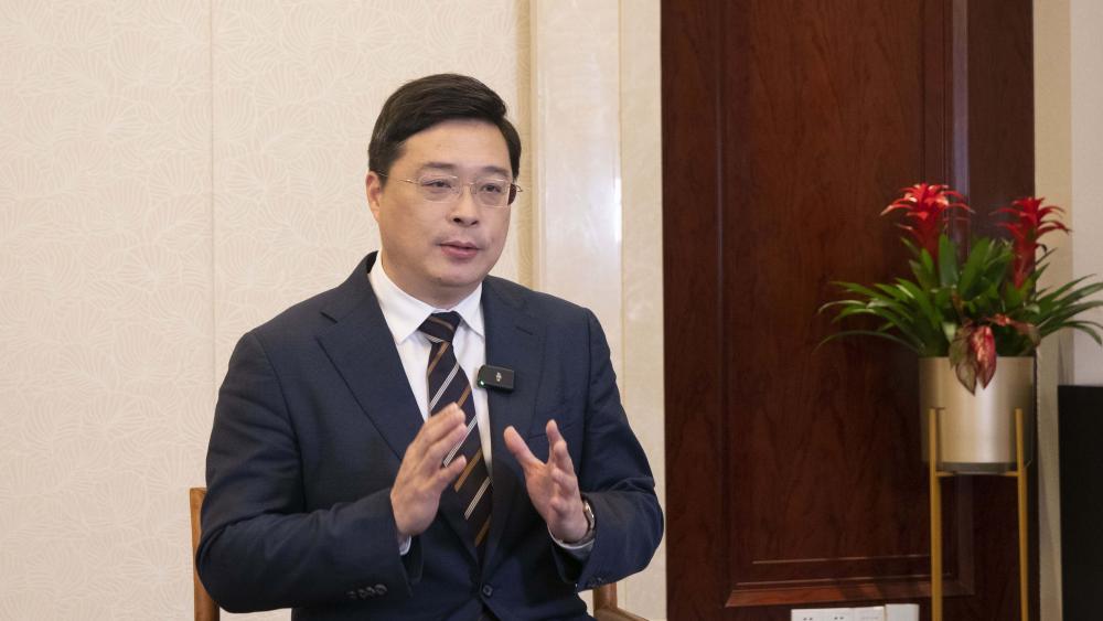 Chủ tịch Quảng Tây Vi Thao trả lời phỏng vấn báo chí Việt Nam